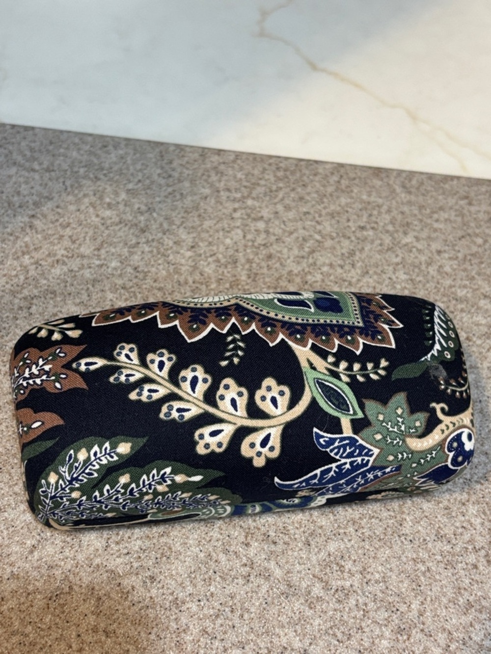 Vera Bradley Clamshell Eyewear Case Paisley Camo Navy OS